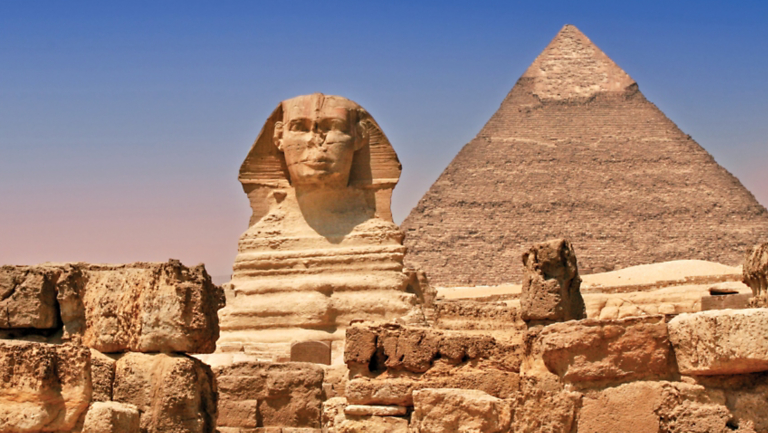 Egypt, the Sphinx and a Kiss
