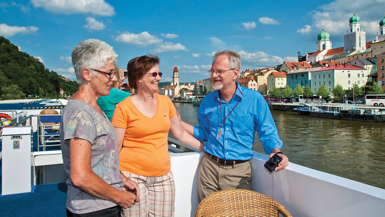 Refer, Earn, Repeat: Tips for Referring Friends—and Earning Rewards