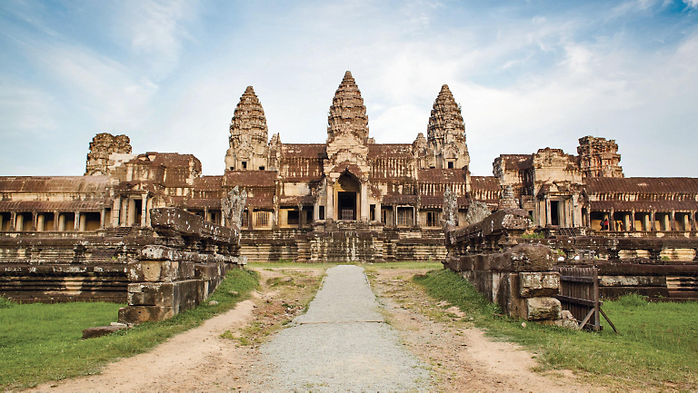 NEW O.A.T. Adventure: Mekong River Cruise: Vietnam, Cambodia & Angkor Wat
