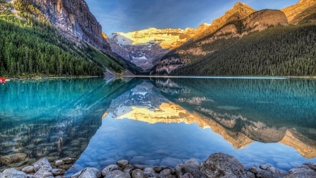 Walking Across Lake Louise- Banff National Park {Alberta} – Grand  Misadventures