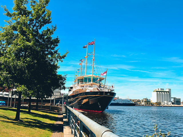 fe957af3ab5941838ea0b4090156a306