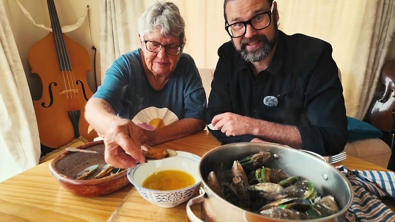 A Taste of New Zealand's Green-Lipped Mussels with Trip Experience Leader Mike Matthew