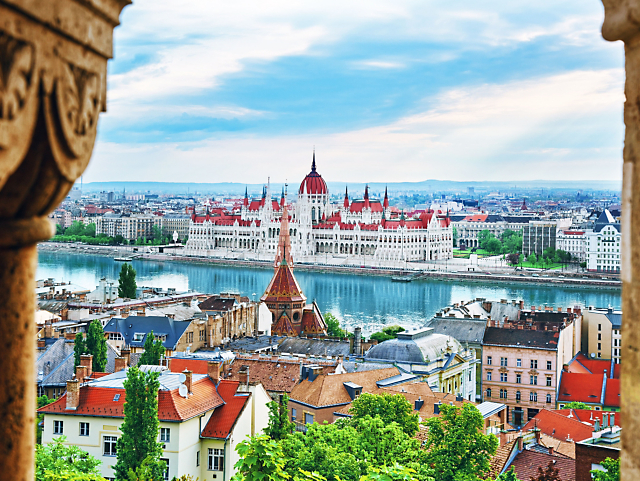 The Danube's Imperial Heart: Budapest to Vienna