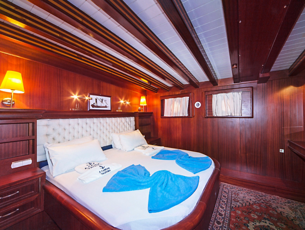Main Deck — Double Bed