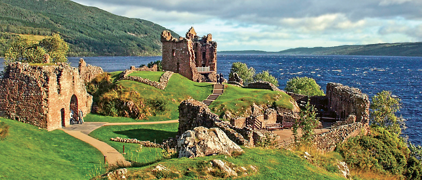 Urquhart Castle, Scotland: Visitor's Guide of Loch Ness's Ancient