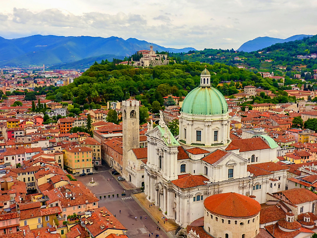 50b1f60a1bb7409eb21bb3c9010db7ec